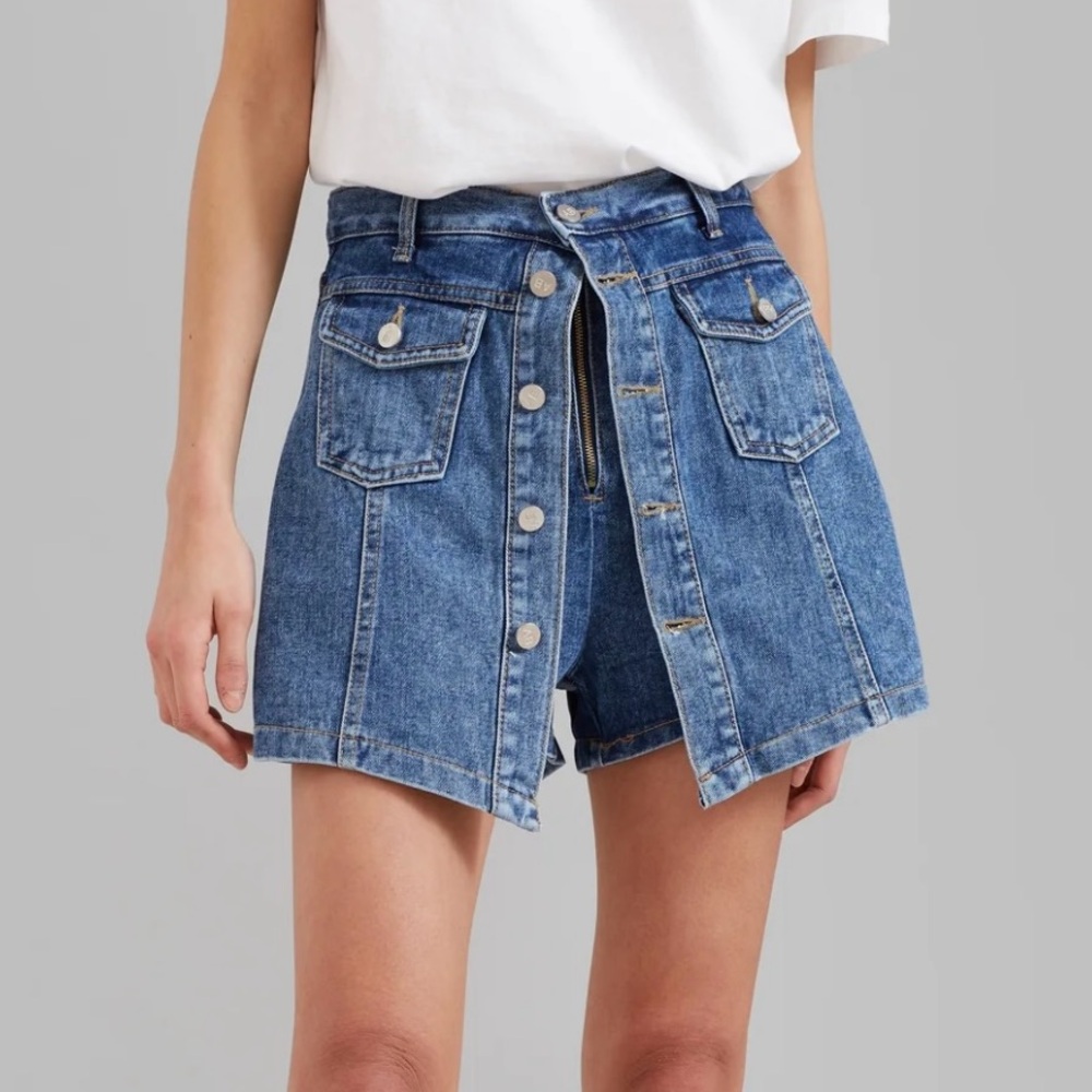 The Frankie Shop BLADES DENIM SKORT - MEDIUM WASH size L
